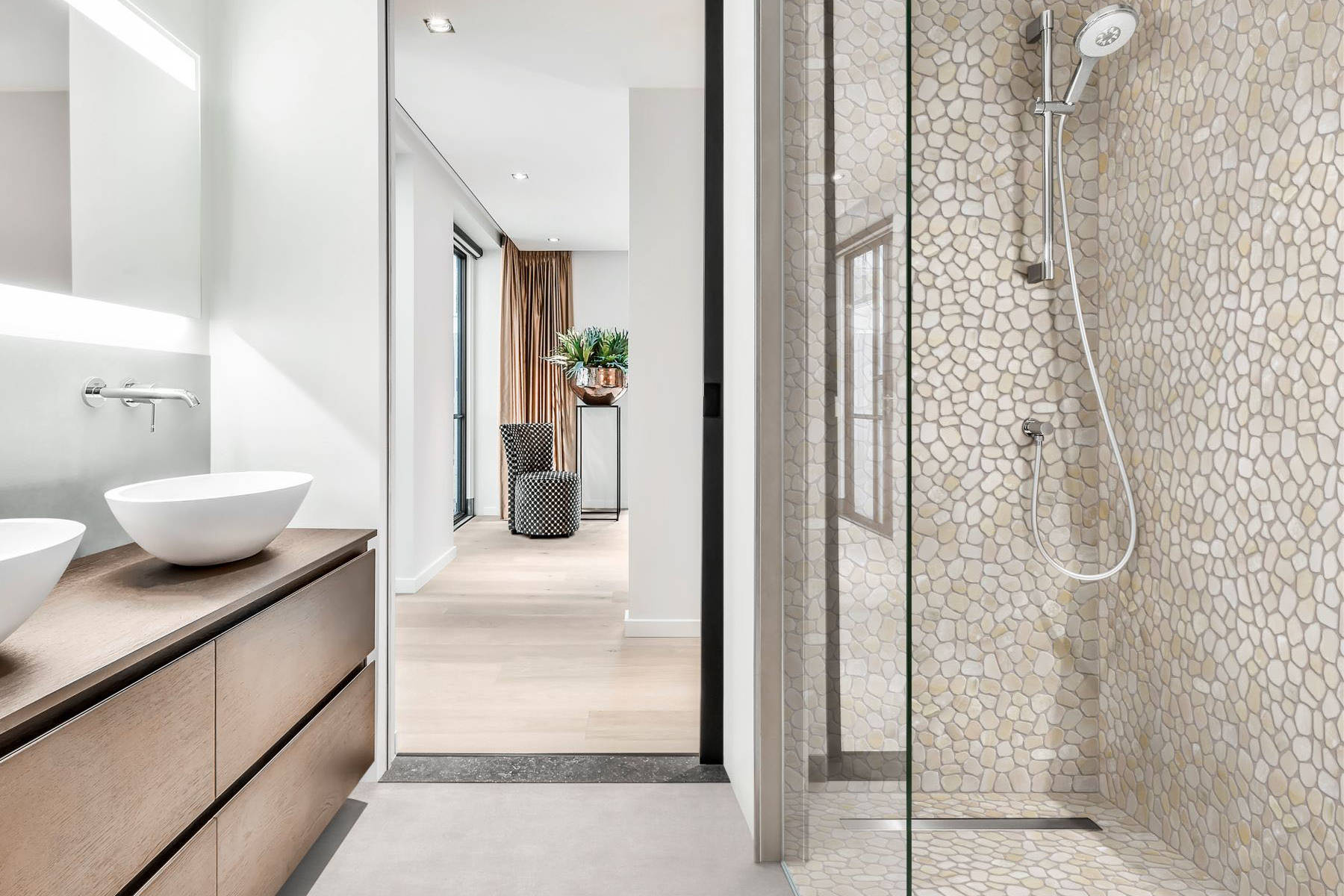 Onyx Light Beige Pebble Mosaic  | Revere Tile Company